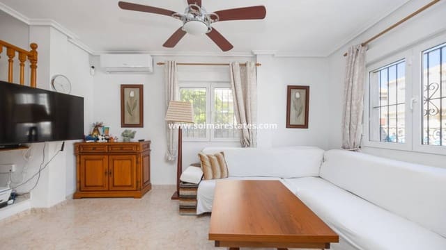 Chalet de 3 habitaciones en Playa Flamenca, Orihuela en venta con piscina - 395.000 € (Ref: 9827340)
