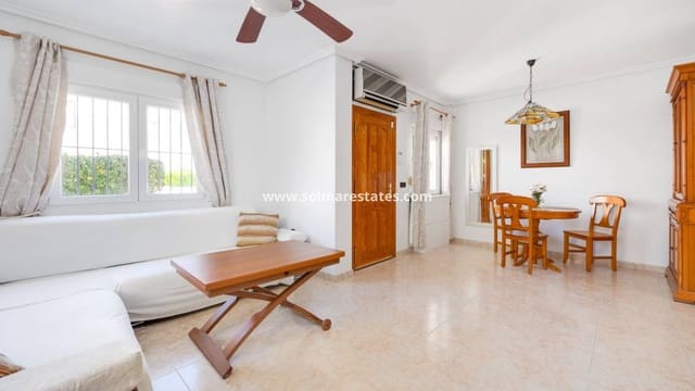 Chalet de 3 habitaciones en Playa Flamenca, Orihuela en venta con piscina - 395.000 € (Ref: 9827340)