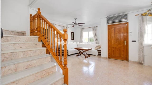 Chalet de 3 habitaciones en Playa Flamenca, Orihuela en venta con piscina - 395.000 € (Ref: 9827340)