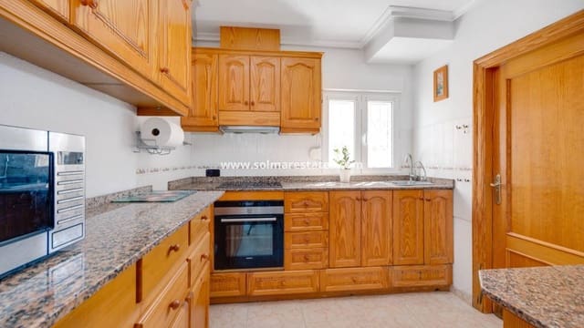 Chalet de 3 habitaciones en Playa Flamenca, Orihuela en venta con piscina - 395.000 € (Ref: 9827340)