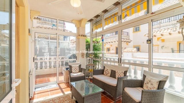 2 soveværelse Byhus til salg i Playa Flamenca, Orihuela med swimmingpool - € 215.000 (Ref: 9827504)