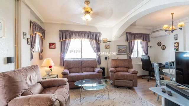 2 soveværelse Byhus til salg i Playa Flamenca, Orihuela med swimmingpool - € 215.000 (Ref: 9827504)