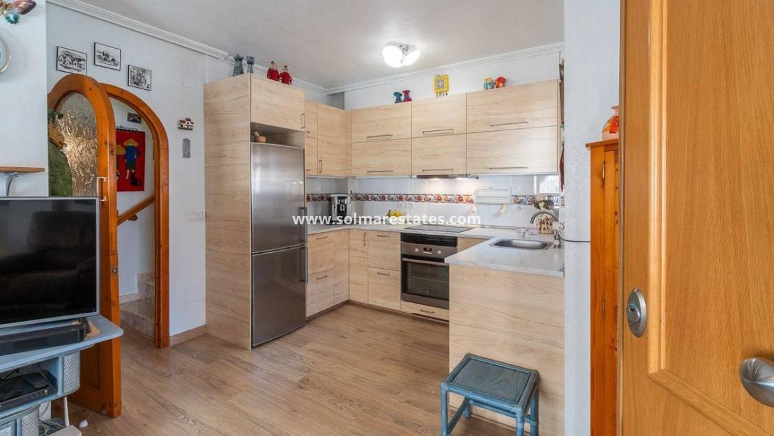 2 soveværelse Byhus til salg i Playa Flamenca med swimmingpool - € 215.000 (Ref: 9827504)