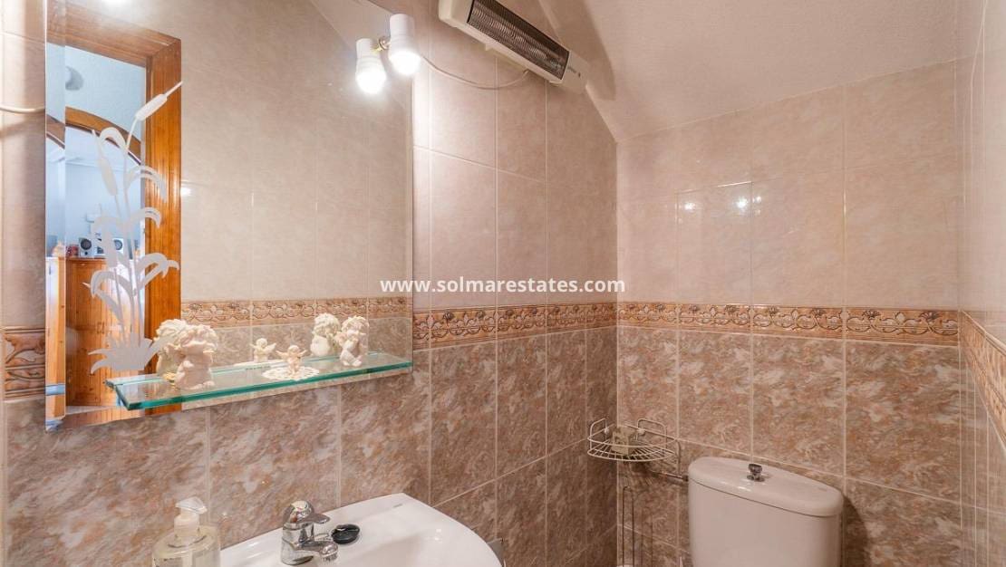 2 soveværelse Byhus til salg i Playa Flamenca med swimmingpool - € 215.000 (Ref: 9827504)