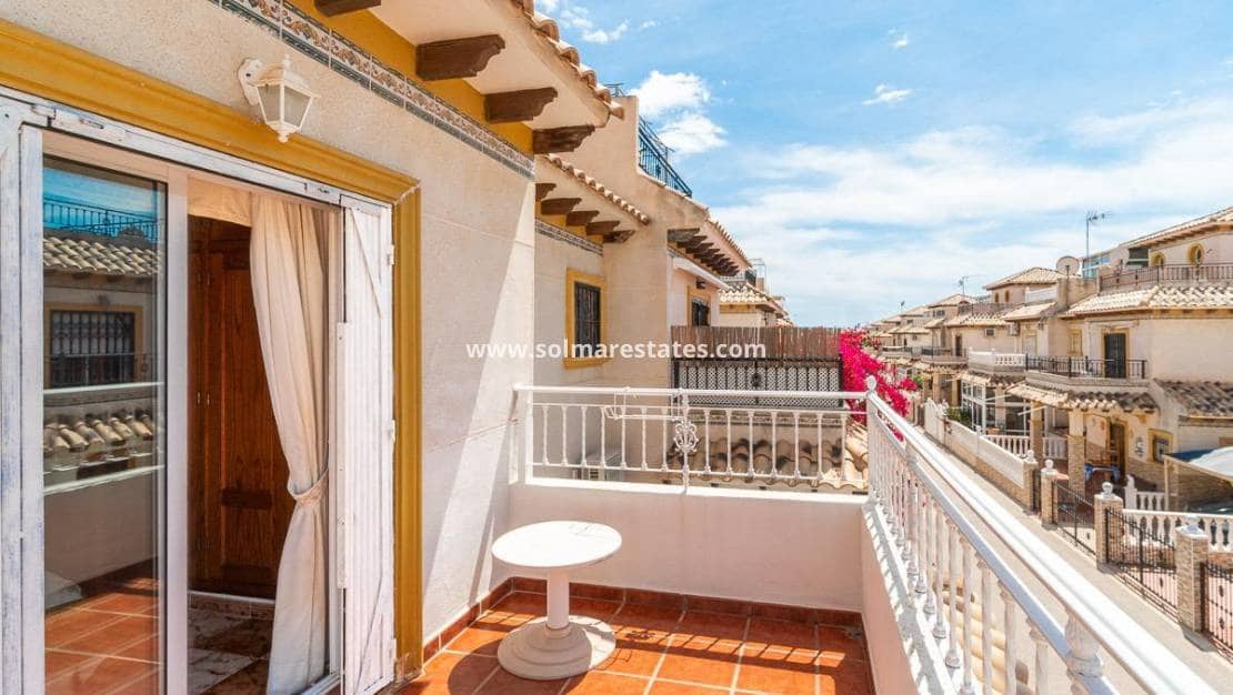 2 soveværelse Byhus til salg i Playa Flamenca med swimmingpool - € 215.000 (Ref: 9827504)