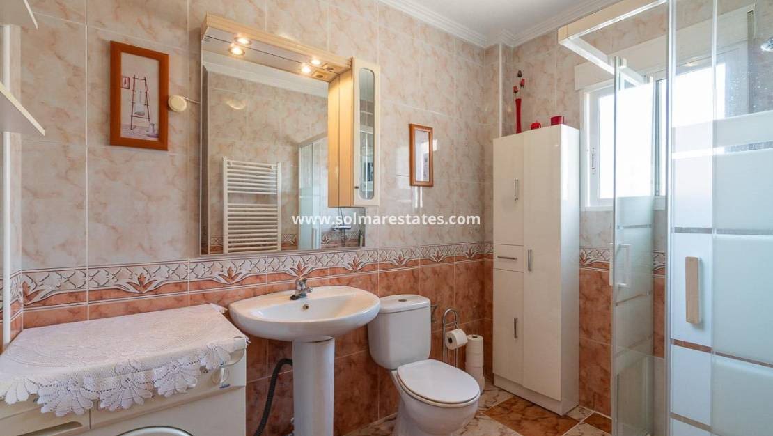 2 soveværelse Byhus til salg i Playa Flamenca med swimmingpool - € 215.000 (Ref: 9827504)