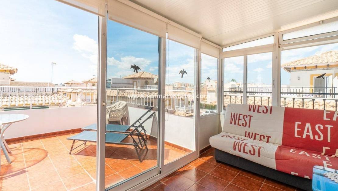2 soveværelse Byhus til salg i Playa Flamenca med swimmingpool - € 215.000 (Ref: 9827504)
