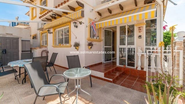2 soveværelse Byhus til salg i Playa Flamenca, Orihuela med swimmingpool - € 215.000 (Ref: 9827504)