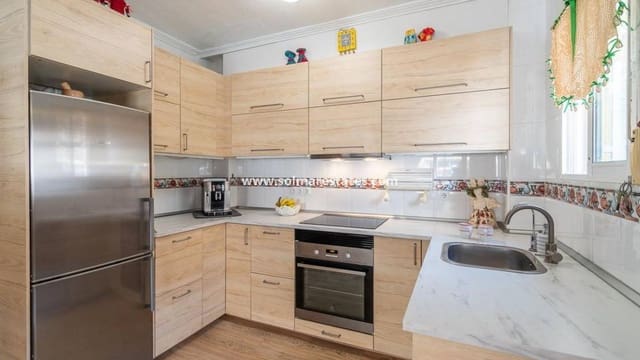 2 soveværelse Byhus til salg i Playa Flamenca, Orihuela med swimmingpool - € 215.000 (Ref: 9827504)