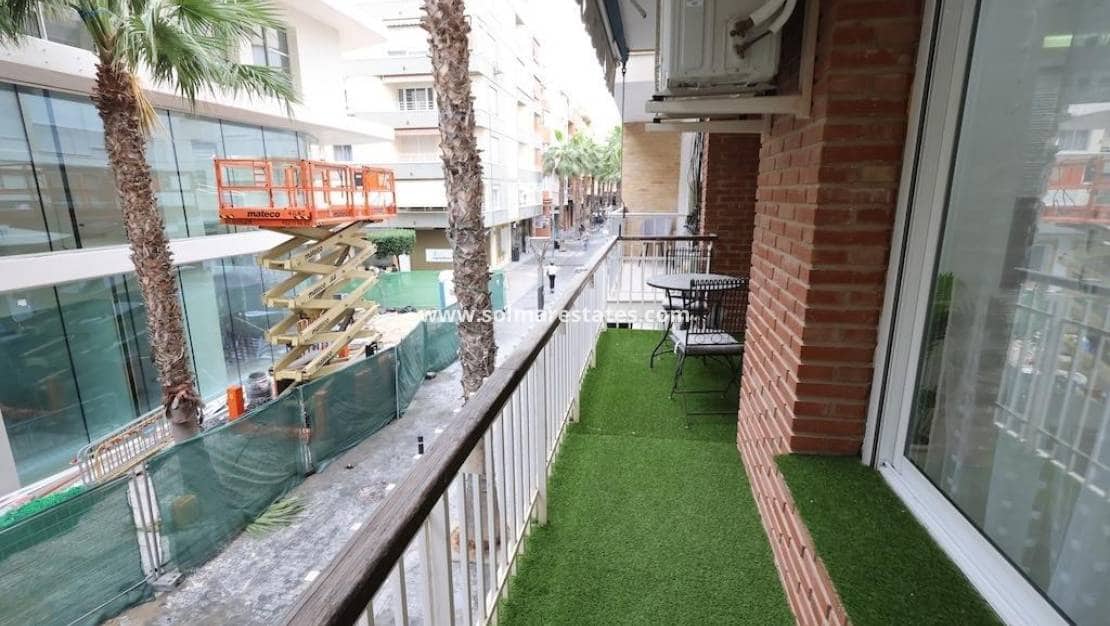 4 chambre Appartement à vendre à Torrevieja - 285 000 € (Ref: 9827651)