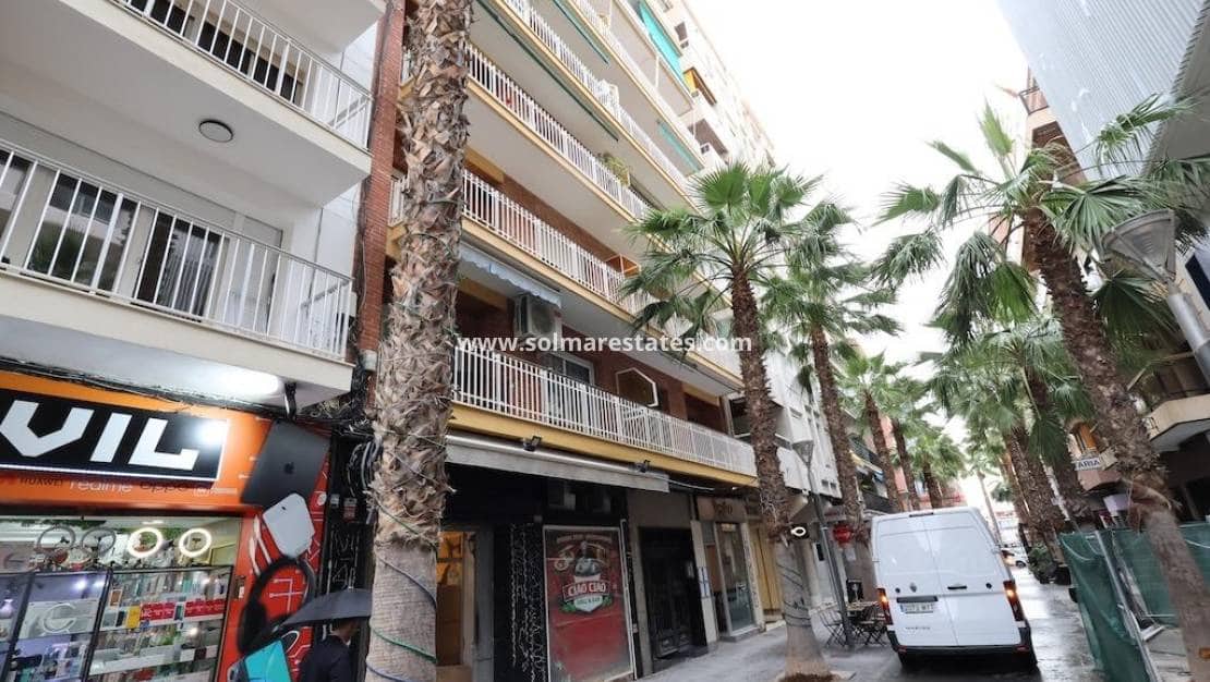 4 chambre Appartement à vendre à Torrevieja - 285 000 € (Ref: 9827651)