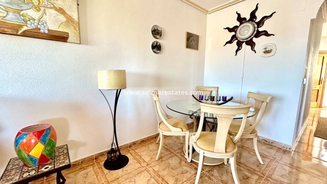 2 makuuhuone Huoneisto myytävänä paikassa La Zenia mukana uima-altaan - 175 000 € (Ref: 9828072)