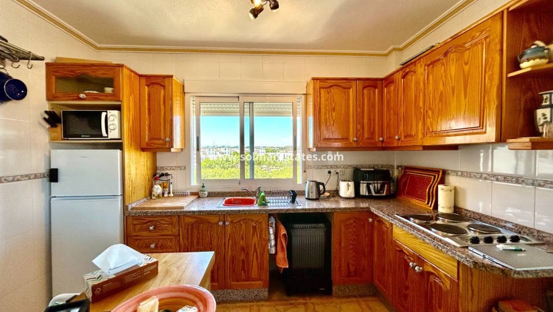 2 makuuhuone Huoneisto myytävänä paikassa La Zenia mukana uima-altaan - 175 000 € (Ref: 9828072)
