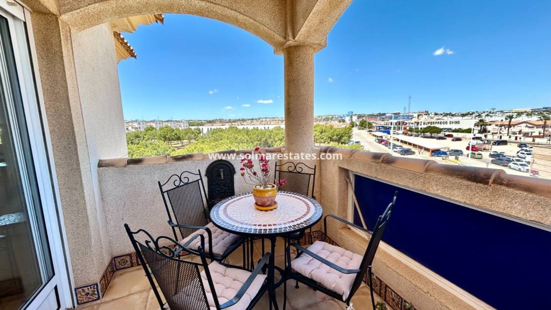 2 makuuhuone Huoneisto myytävänä paikassa La Zenia mukana uima-altaan - 175 000 € (Ref: 9828072)