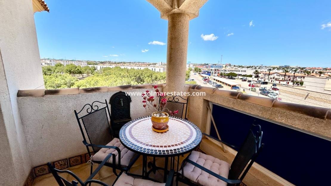 2 makuuhuone Huoneisto myytävänä paikassa La Zenia mukana uima-altaan - 175 000 € (Ref: 9828072)