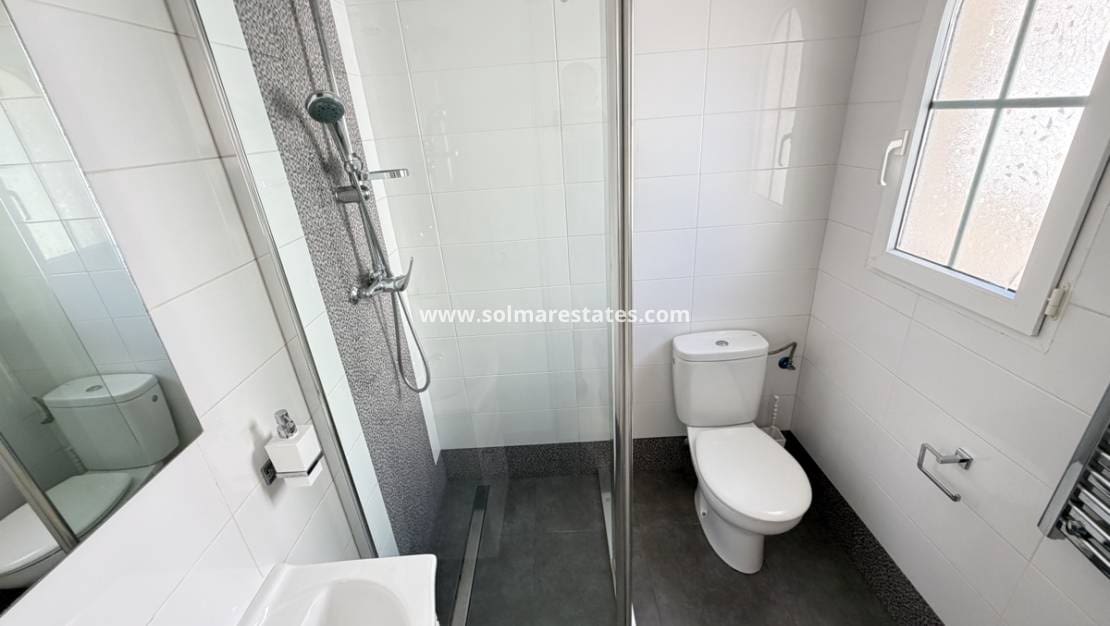 2 camera da letto Casa in vendita in Villamartin con piscina - 234.000 € (Rif: 9829571)
