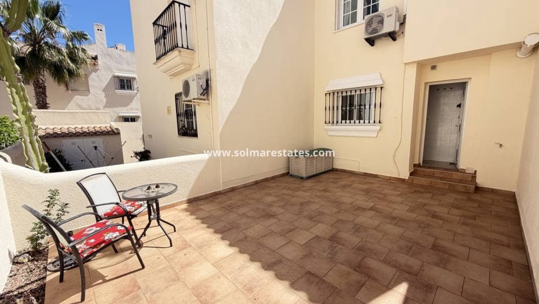 2 camera da letto Casa in vendita in Villamartin con piscina - 234.000 € (Rif: 9829571)