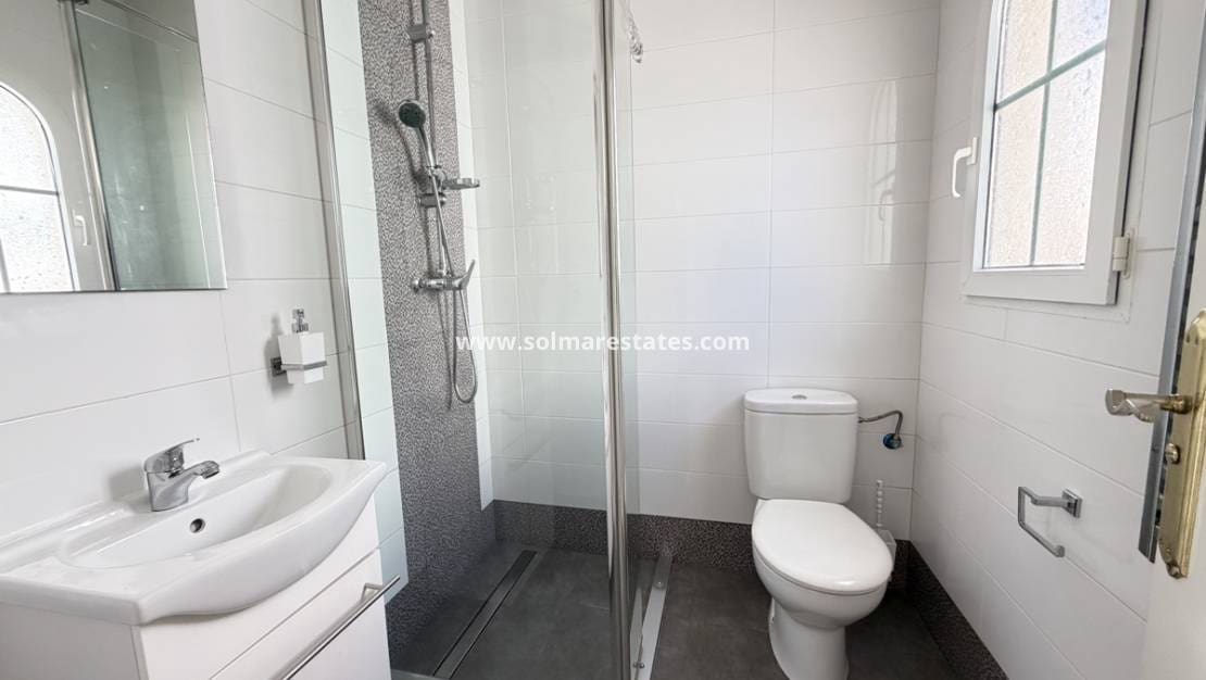 2 camera da letto Casa in vendita in Villamartin con piscina - 234.000 € (Rif: 9829571)