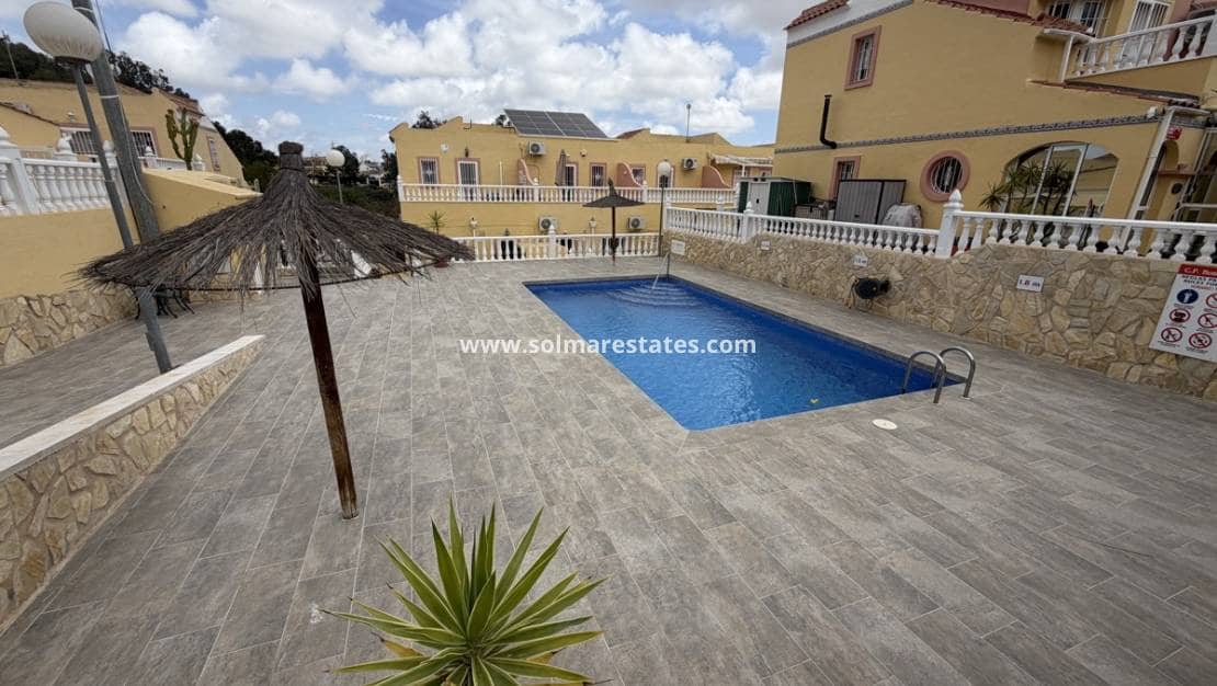 2 soveværelse Byhus til salg i Villamartin med swimmingpool - € 179.995 (Ref: 9829572)
