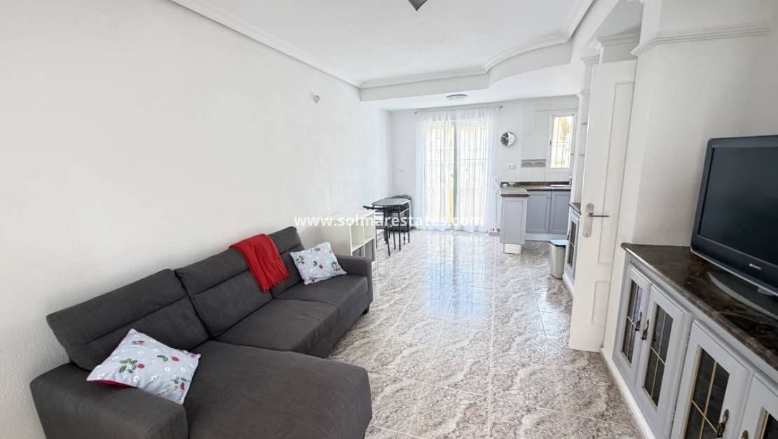 2 soveværelse Byhus til salg i Villamartin med swimmingpool - € 179.995 (Ref: 9829572)