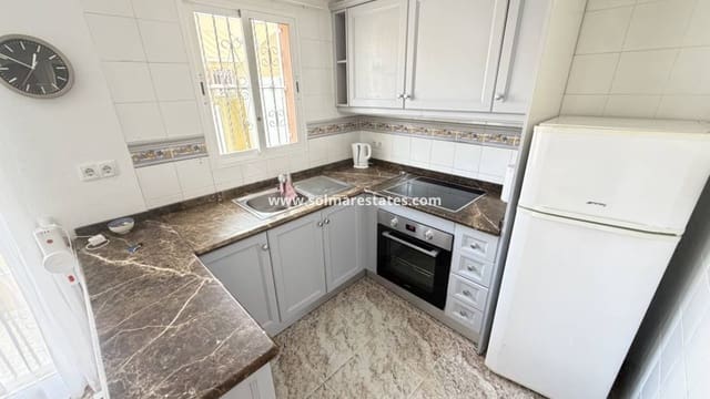 2 soveværelse Byhus til salg i Villamartin, Orihuela med swimmingpool - € 179.995 (Ref: 9829572)