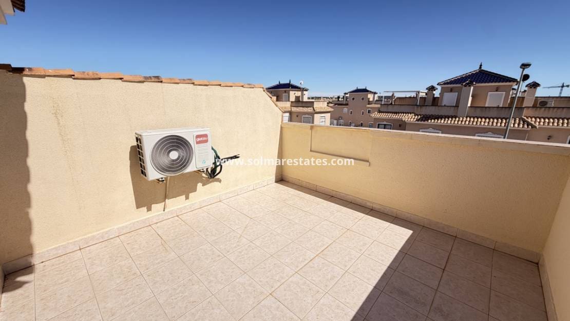 3 soverom Hus til salgs i Torre de la Horadada med svømmebasseng - € 210 000 (Ref: 9829573)