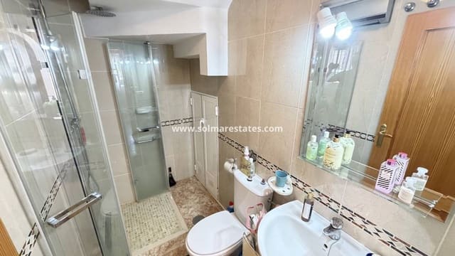 3 soverom Hus til salgs i Torre de la Horadada, Pilar de la Horadada med svømmebasseng - € 210 000 (Ref: 9829573)