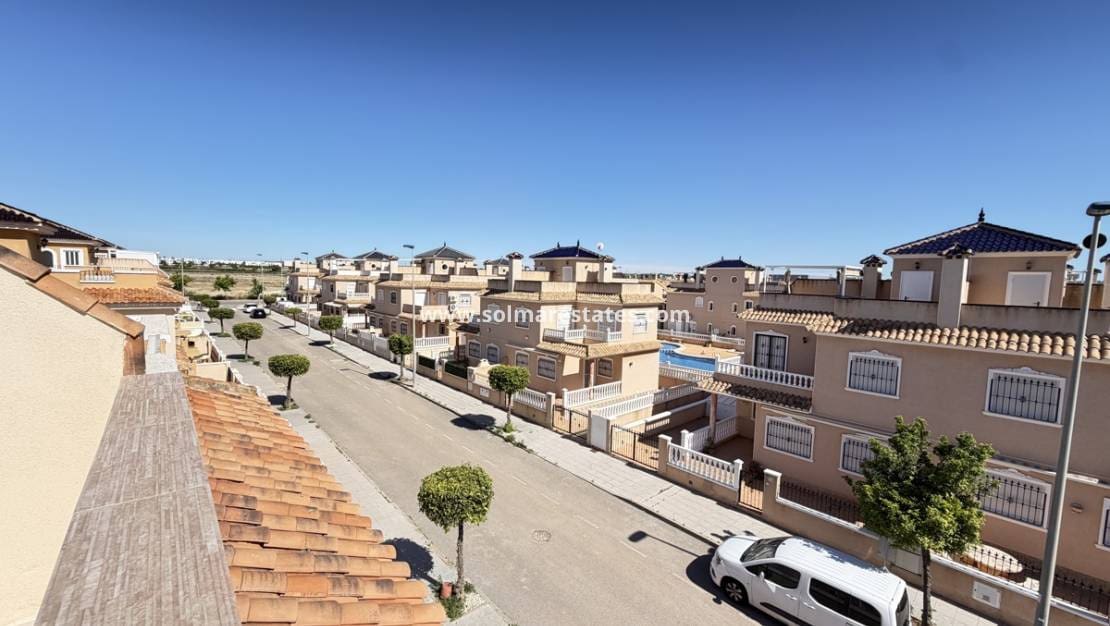 3 soverom Hus til salgs i Torre de la Horadada med svømmebasseng - € 210 000 (Ref: 9829573)
