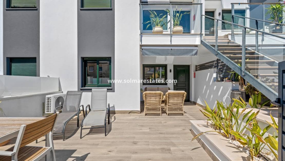 2 makuuhuone Huoneisto myytävänä paikassa La Zenia mukana uima-altaan - 200 000 € (Ref: 9829753)