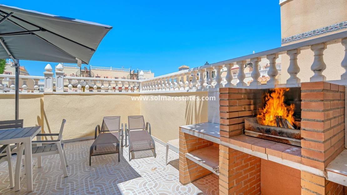 3 quarto Moradia Geminada para venda em La Zenia com piscina - 299 000 € (Ref: 9829754)