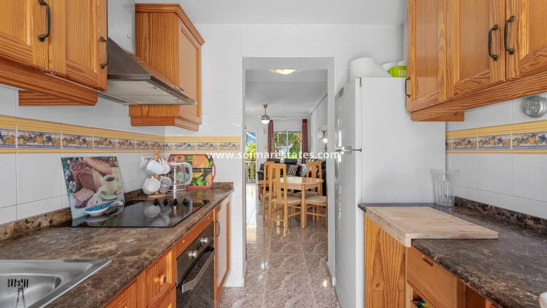 3 quarto Moradia Geminada para venda em La Zenia com piscina - 299 000 € (Ref: 9829754)