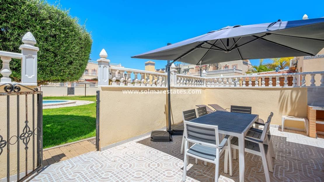 3 quarto Moradia Geminada para venda em La Zenia com piscina - 299 000 € (Ref: 9829754)