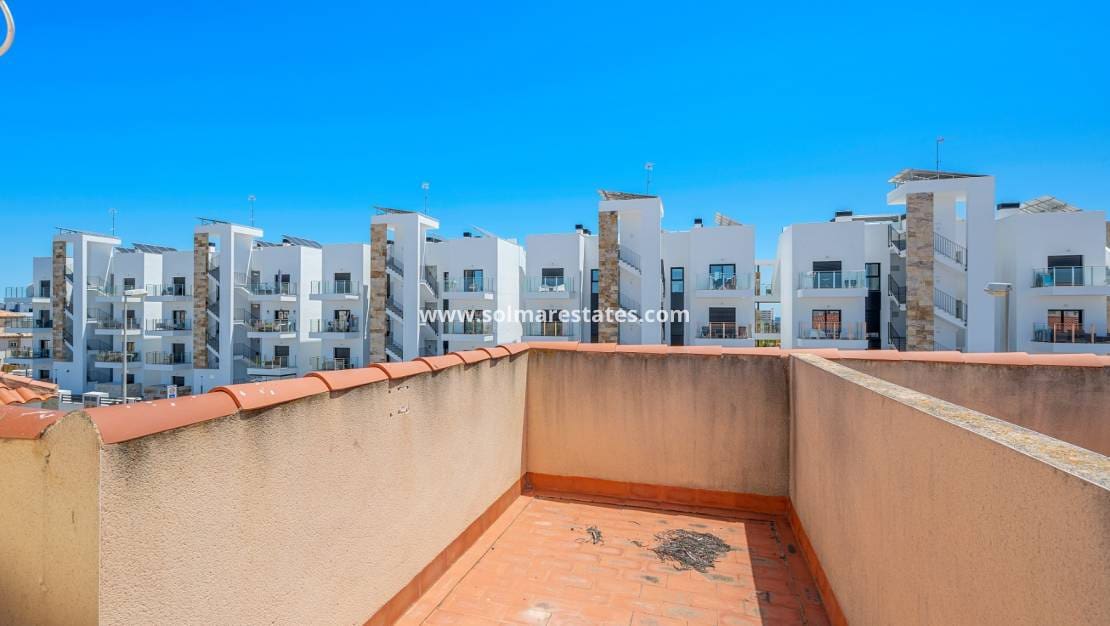 3 quarto Moradia Geminada para venda em La Zenia com piscina - 299 000 € (Ref: 9829754)