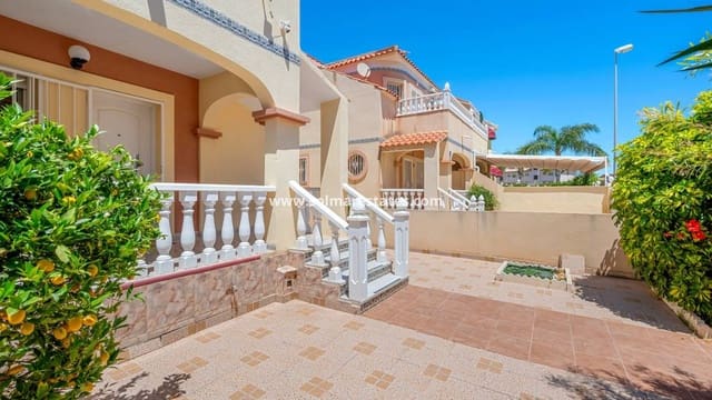 3 quarto Moradia Geminada para venda em La Zenia, Orihuela com piscina - 299 000 € (Ref: 9829754)