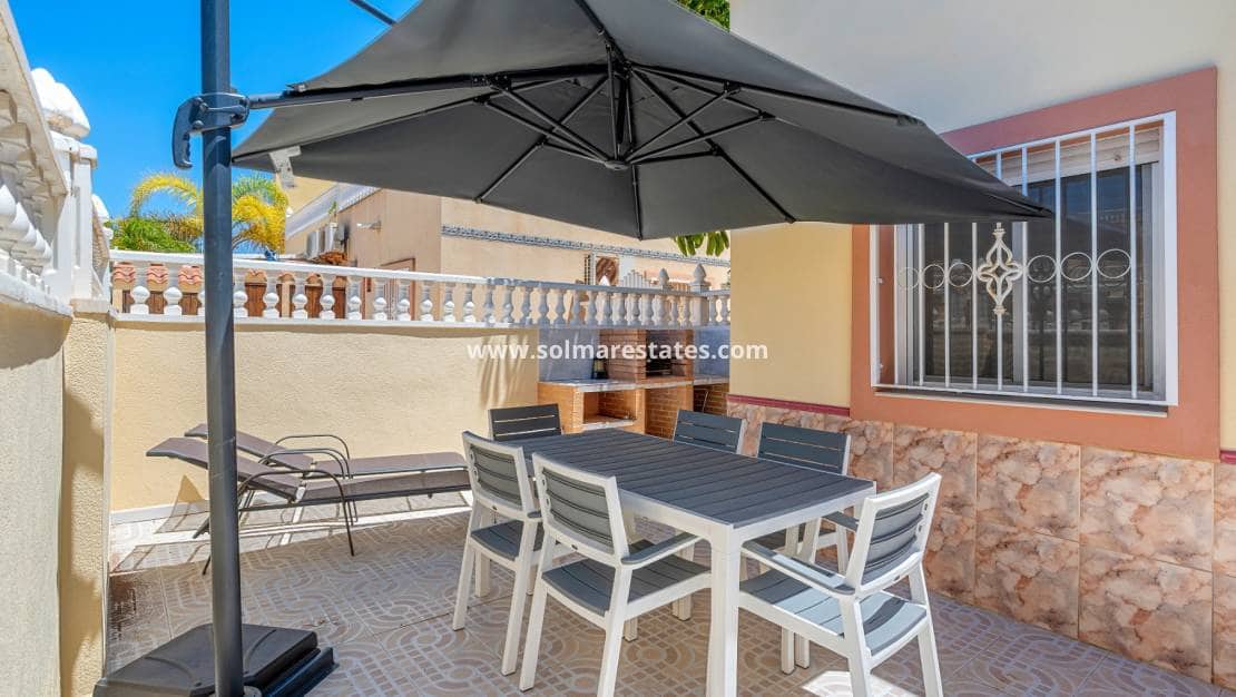 3 quarto Moradia Geminada para venda em La Zenia com piscina - 299 000 € (Ref: 9829754)