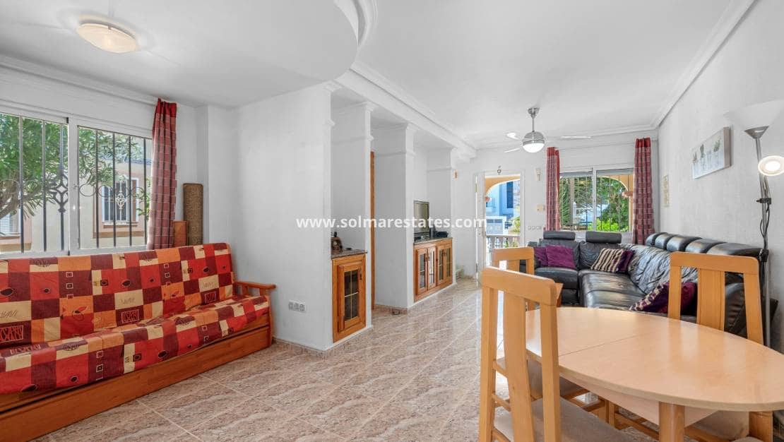 3 quarto Moradia Geminada para venda em La Zenia com piscina - 299 000 € (Ref: 9829754)