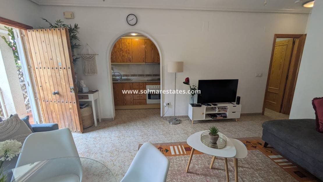 2 soveværelse Lejlighed til salg i Playa Flamenca med swimmingpool - € 155.000 (Ref: 9829755)