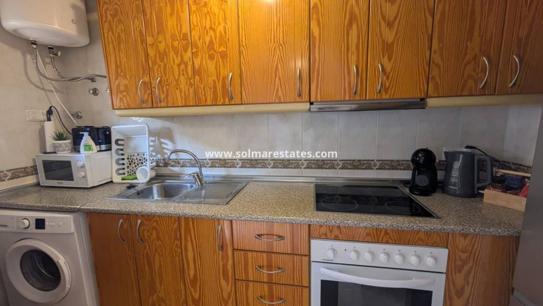 2 soveværelse Lejlighed til salg i Playa Flamenca med swimmingpool - € 155.000 (Ref: 9829755)