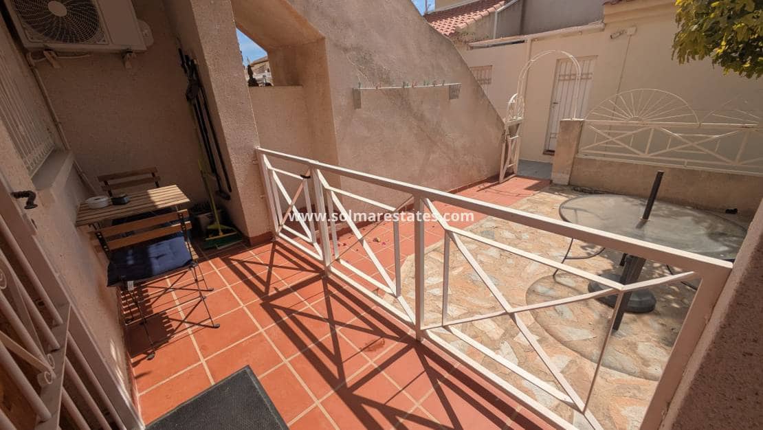 2 soveværelse Lejlighed til salg i Playa Flamenca med swimmingpool - € 155.000 (Ref: 9829755)