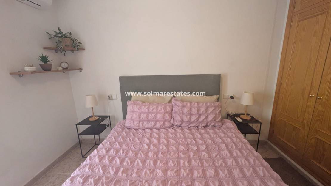 2 soveværelse Lejlighed til salg i Playa Flamenca med swimmingpool - € 155.000 (Ref: 9829755)