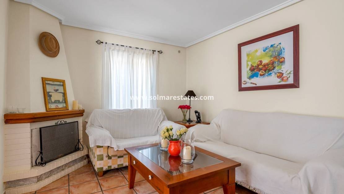 4 bedroom Villa for sale in La Florida with pool - € 359,000 (Ref: 9830009)