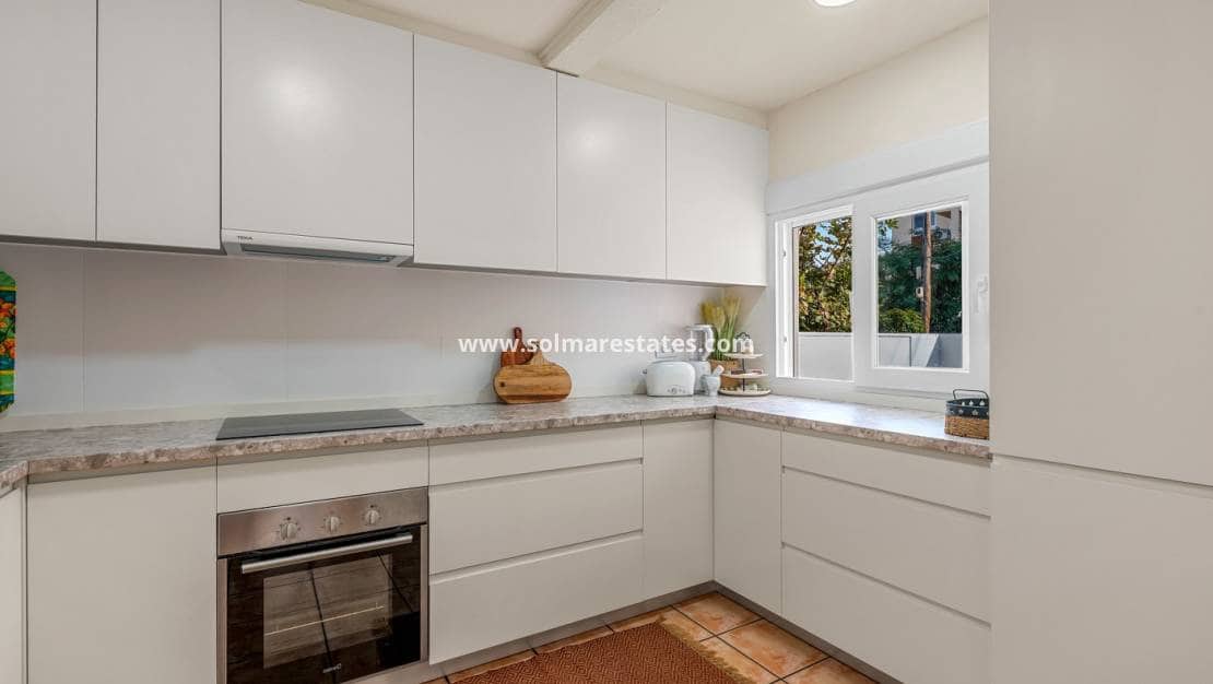 4 bedroom Villa for sale in La Florida with pool - € 359,000 (Ref: 9830009)