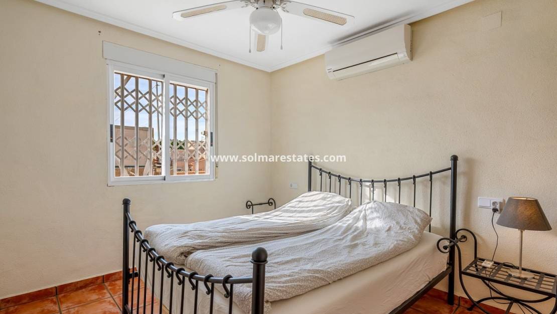 4 bedroom Villa for sale in La Florida with pool - € 359,000 (Ref: 9830009)