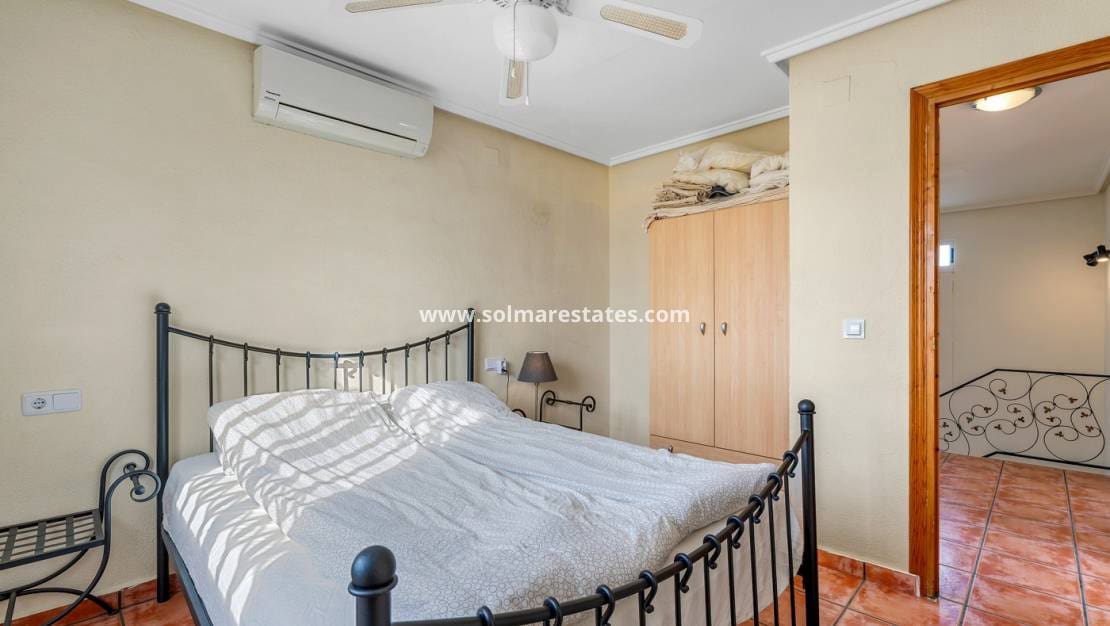 4 bedroom Villa for sale in La Florida with pool - € 359,000 (Ref: 9830009)