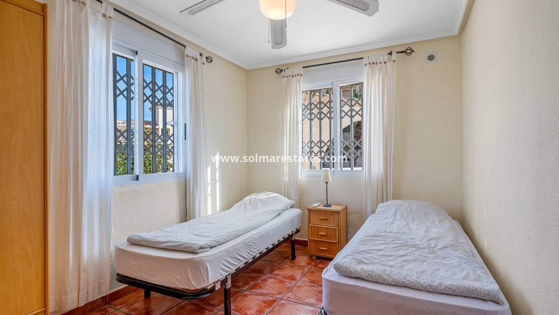 4 bedroom Villa for sale in La Florida with pool - € 359,000 (Ref: 9830009)