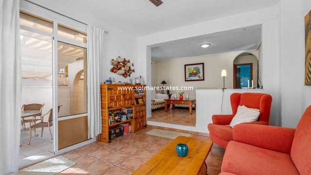 Chalet de 4 habitaciones en La Florida, Orihuela en venta con piscina - 359.000 € (Ref: 9830009)