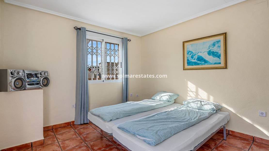 4 bedroom Villa for sale in La Florida with pool - € 359,000 (Ref: 9830009)