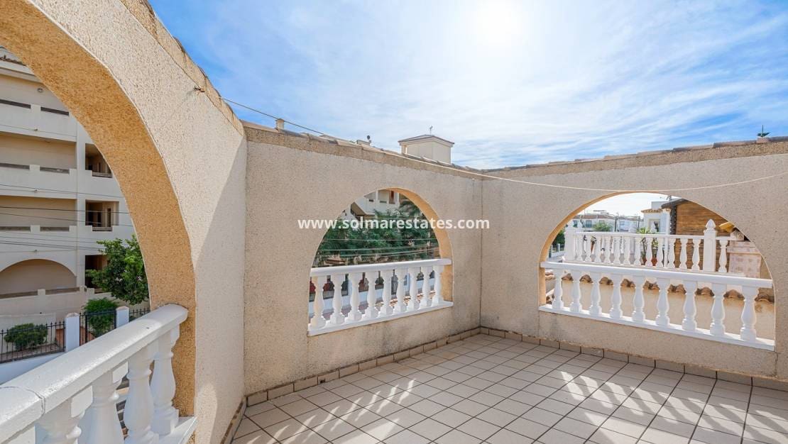 4 bedroom Villa for sale in La Florida with pool - € 359,000 (Ref: 9830009)