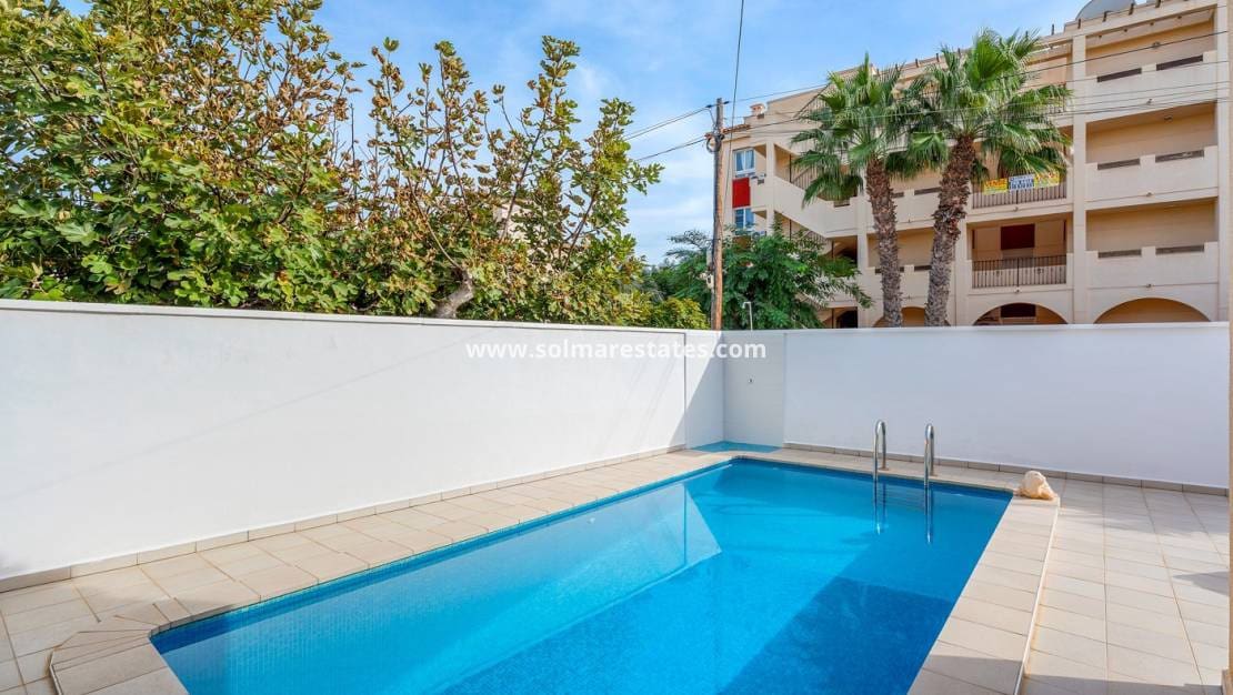 4 bedroom Villa for sale in La Florida with pool - € 359,000 (Ref: 9830009)