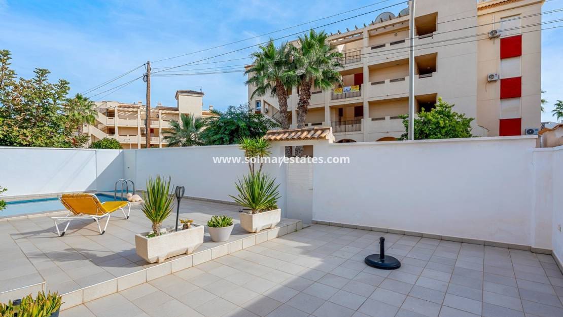 4 bedroom Villa for sale in La Florida with pool - € 359,000 (Ref: 9830009)